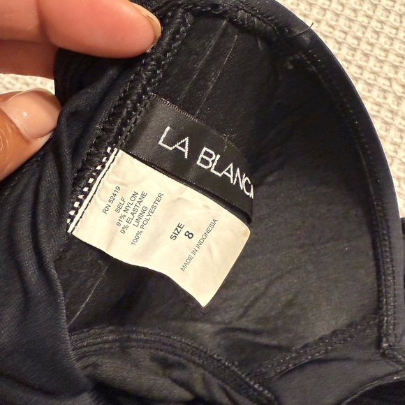 La Blanca Elegant Black Strapless Swimsuit - Picture 5 of 13